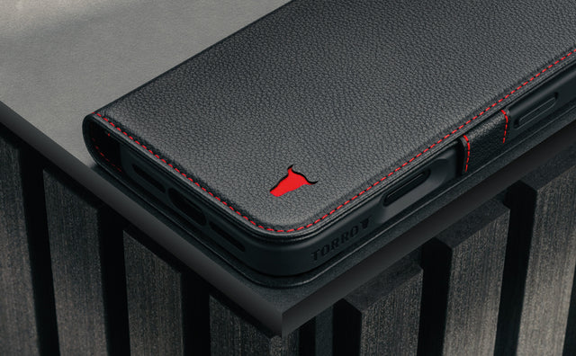 iPhone 17 Pro Max Leather Case (MagSafe Charging) Feature Focus