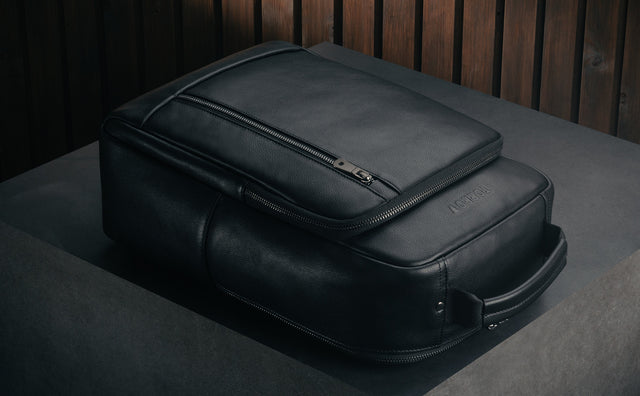 Leather Backpack (with adjustable shoulder strap) Feature Focus