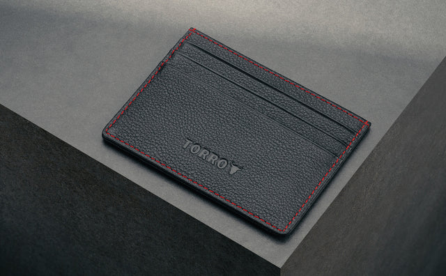 Leather Credit Card Holder (for Cash and Cards) Feature Focus