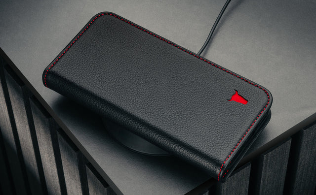 Google Pixel 10 Pro XL Leather Case Feature Focus