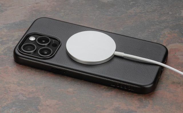 iPhone 15 Pro Slimline Leather Bumper Case (MagSafe Compatible) Feature Focus