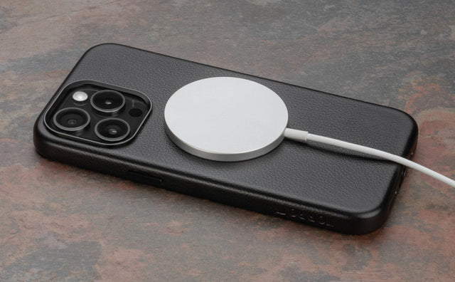 iPhone 15 Pro Slimline Leather Bumper Case (MagSafe Compatible) Feature Focus