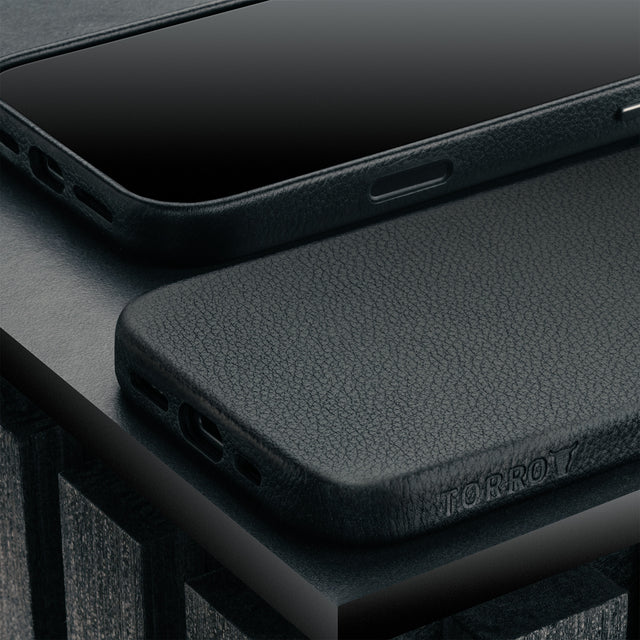 Black Leather Bumper Case for iPhone 17