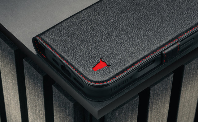 iPhone 17 Leather Case (MagSafe Charging) Feature Focus