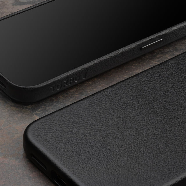 Black Slim iPhone 15 Pro Max Case